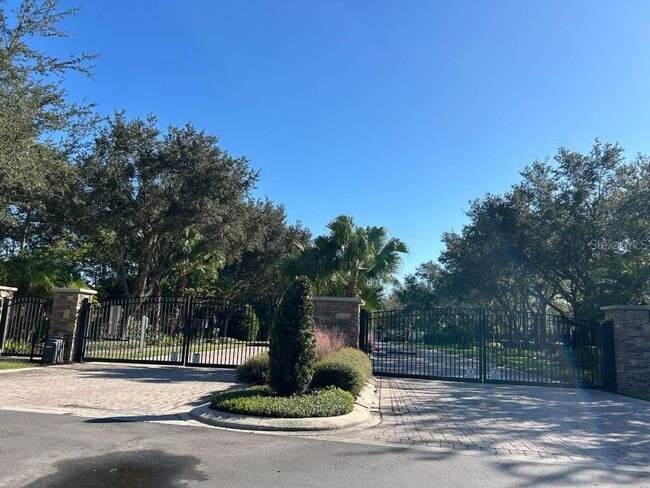 Building Photo - 2607 River Landing Dr