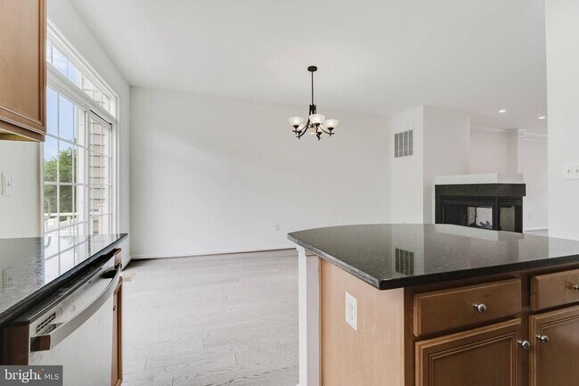 Building Photo - 4577 Derring Ln
