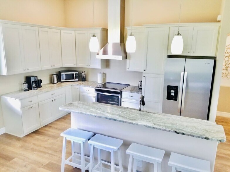 Building Photo - 257 Manor Rd