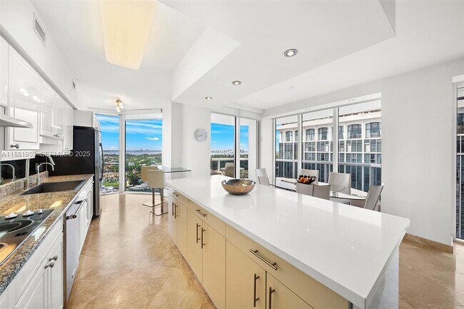 Building Photo - 4779 Collins Ave