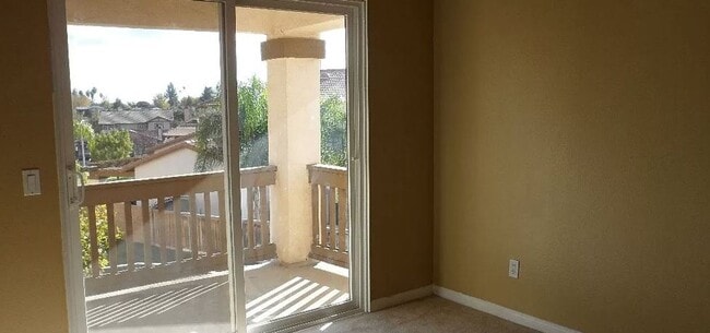 Building Photo - Lovely 4 Bed/3 Bath Home With A Bonus Room...