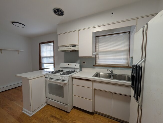 Building Photo - 1502 W Hollywood Ave