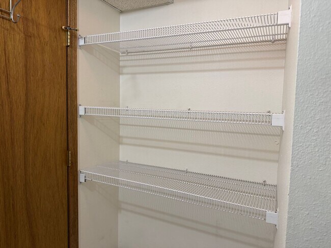 Building Photo - Available July 15th - West Fargo