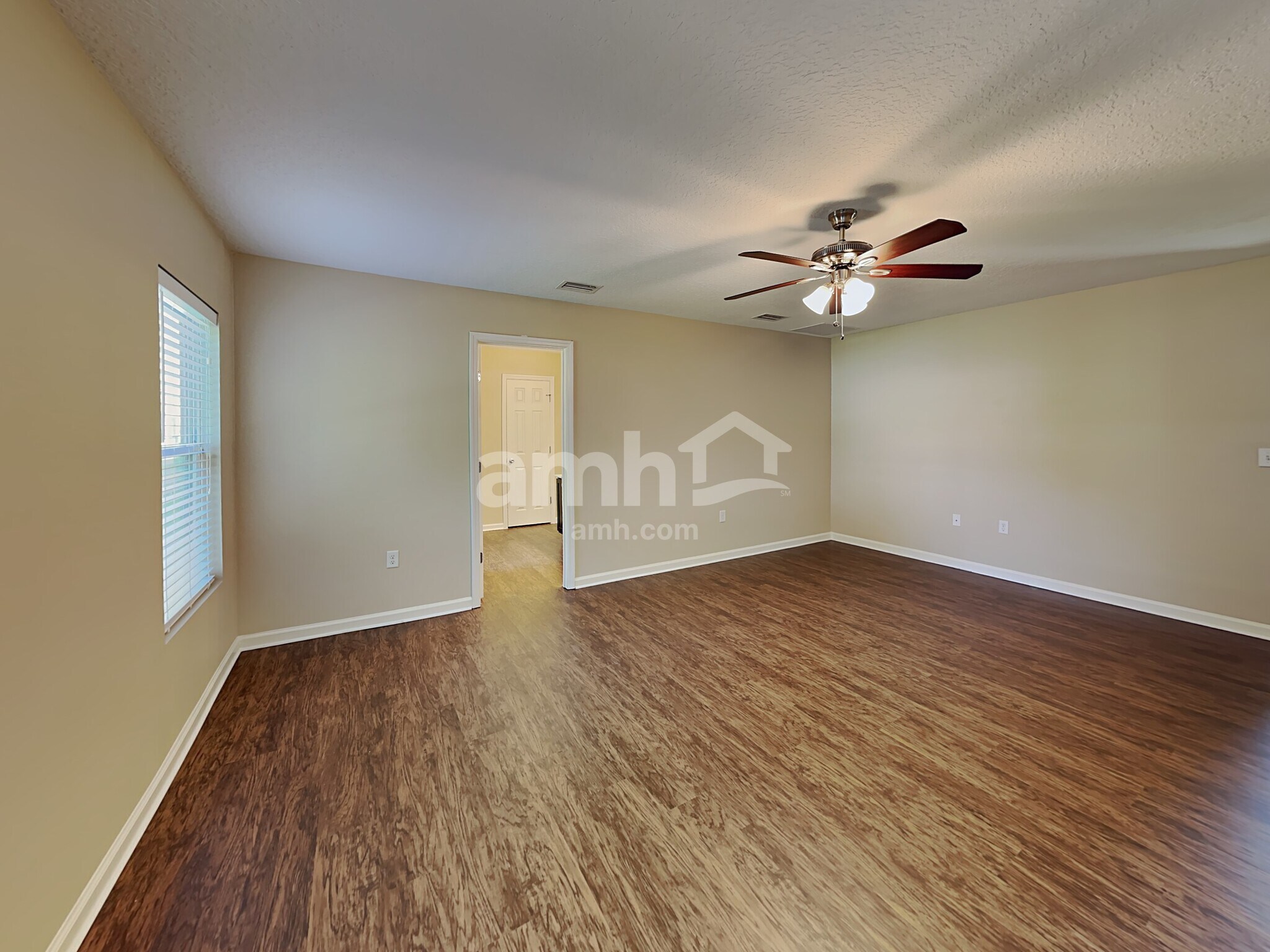 Building Photo - 563 Worcester Ct