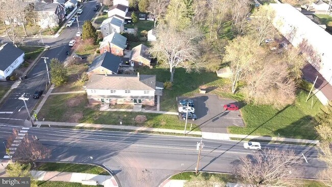 Building Photo - 359 Whites Rd