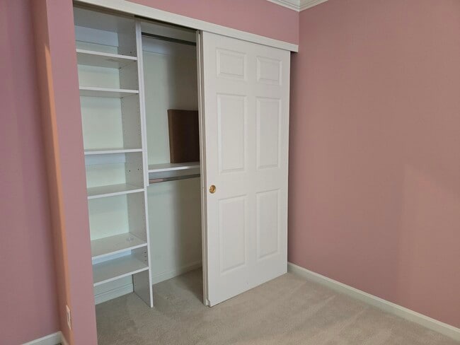 Building Photo - 1021 Whirlaway Dr