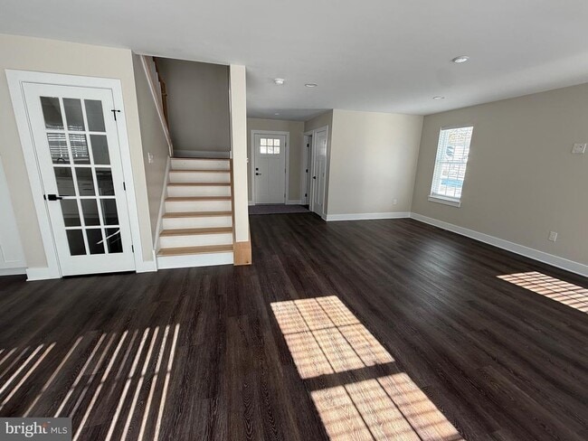 Building Photo - 114 Isabella Dr