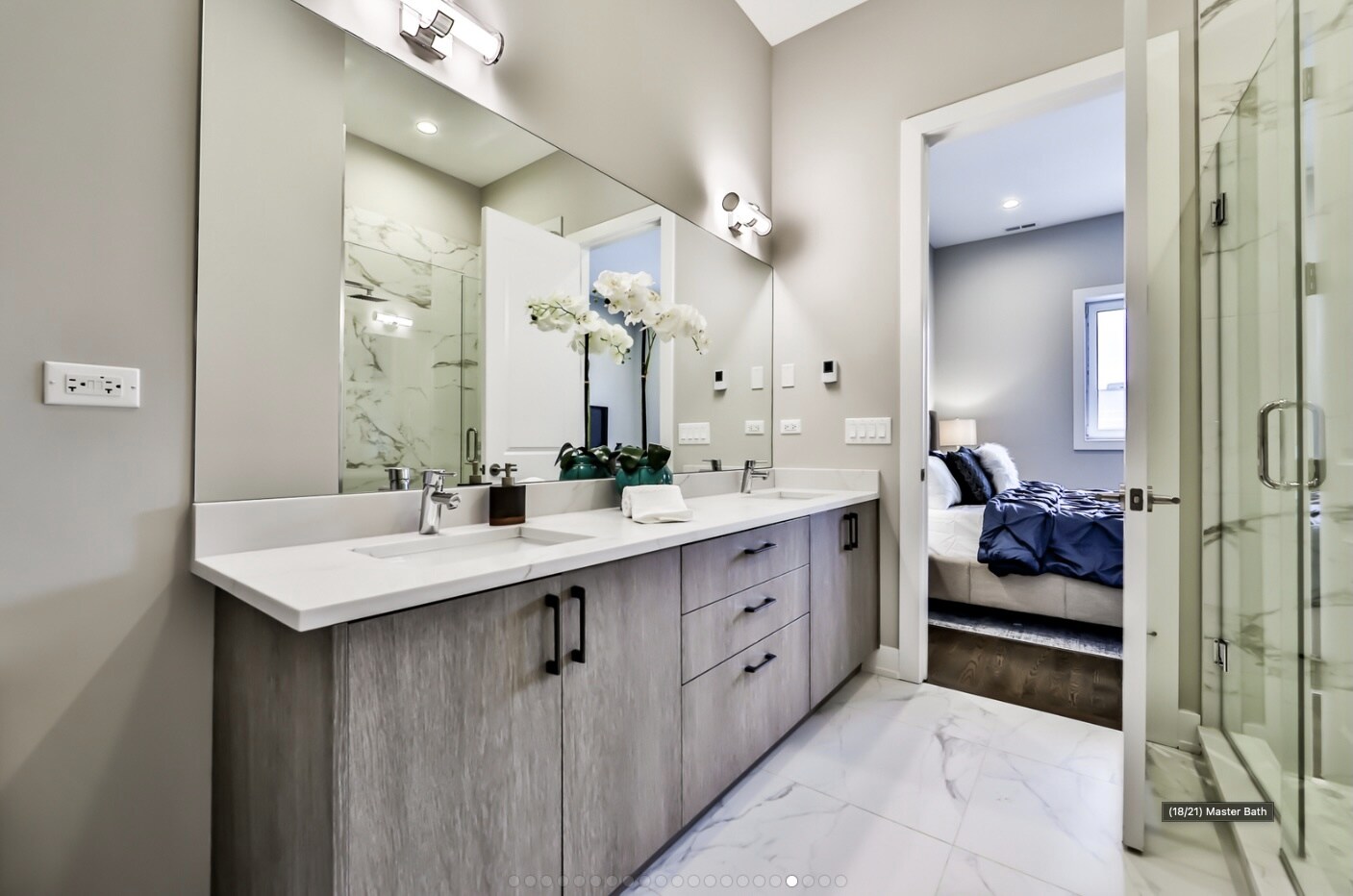 Building Photo - 815 N Paulina St