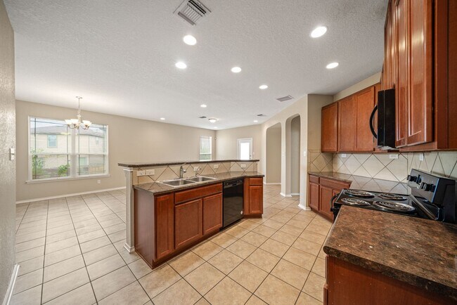 Building Photo - 4 Bedroom/2.5 Bath Mustang Valley Subdivision