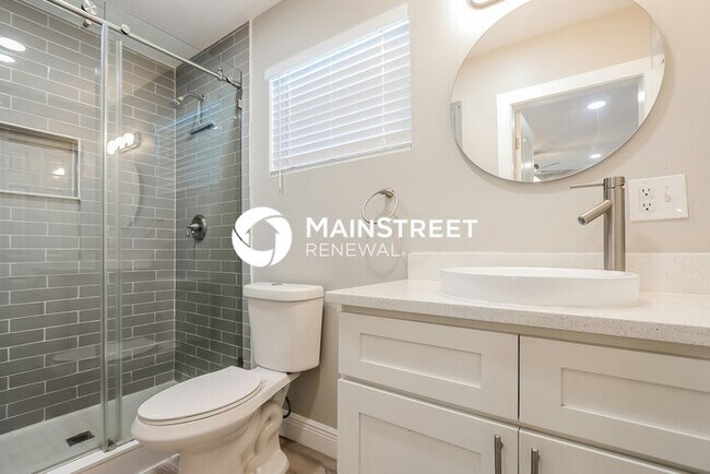 Building Photo - 4 Bedroom Pet-Friendly Home in Tampa, FL with Main Street Renewal