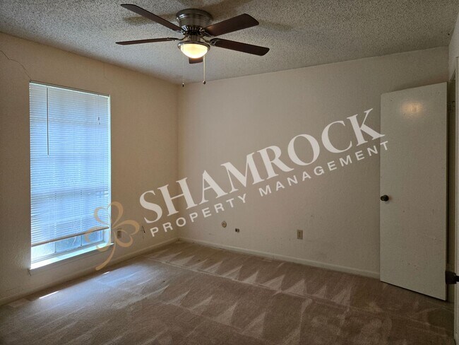 Building Photo - 6807 Old Briarstown Dr