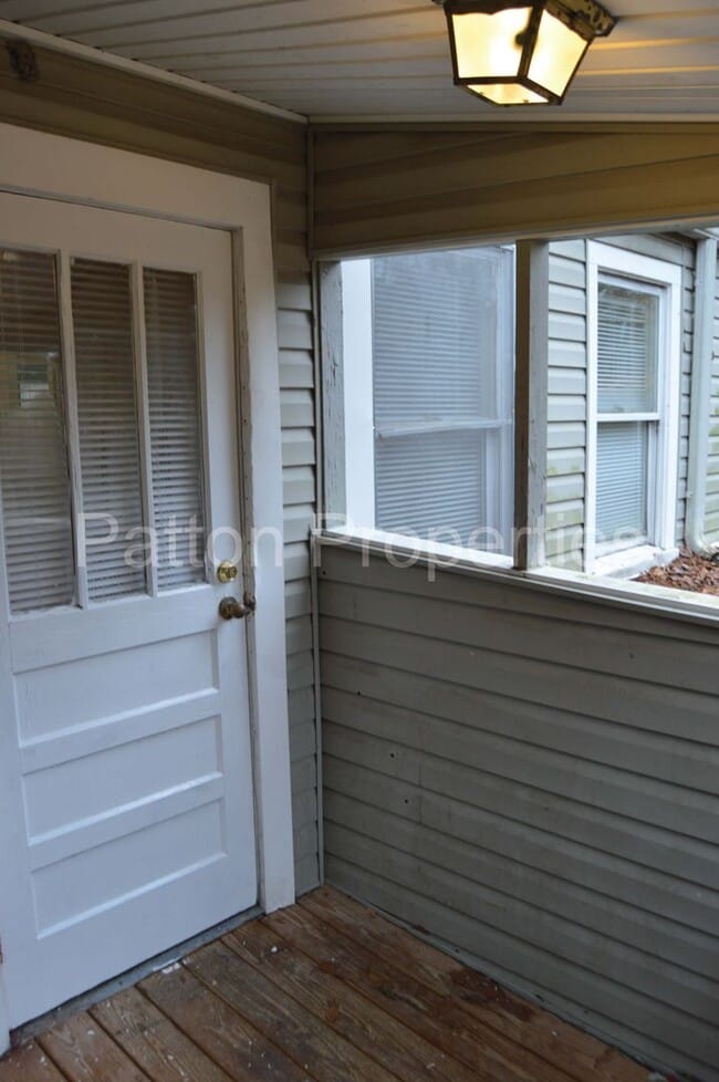 Building Photo - 1401 Kinderway &amp; 4300-4302 Wentworth -...
