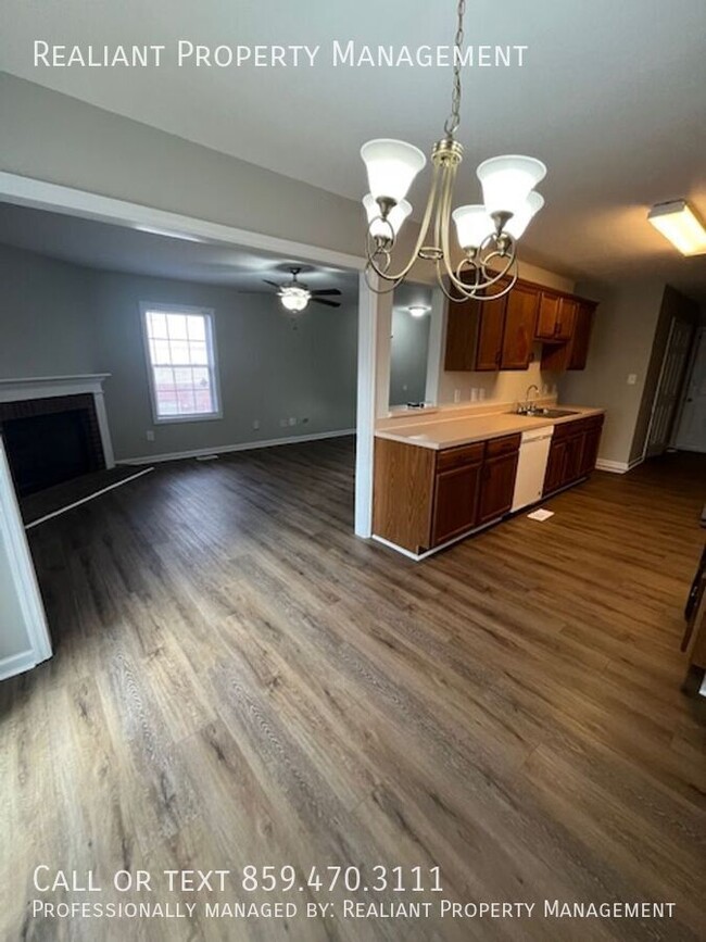 Building Photo - Just Updated! Huge 3 bedroom, 2.5 bath wit...