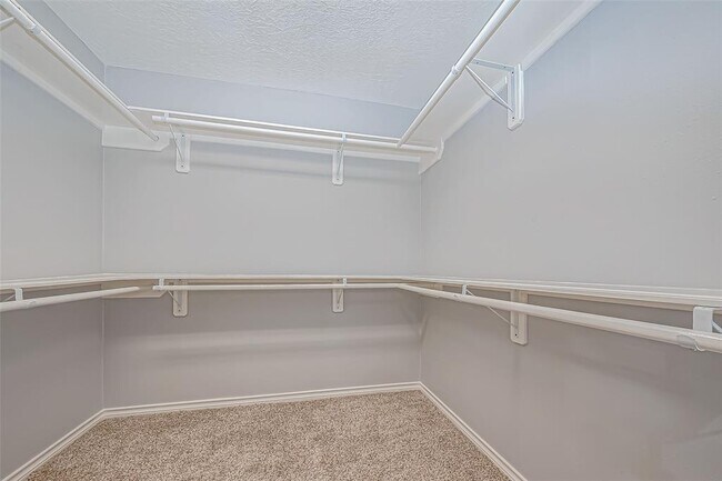 Building Photo - 16523 Pinon Vista Dr