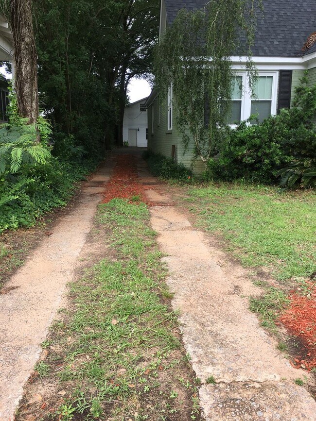 Building Photo - 407 S Edisto Ave