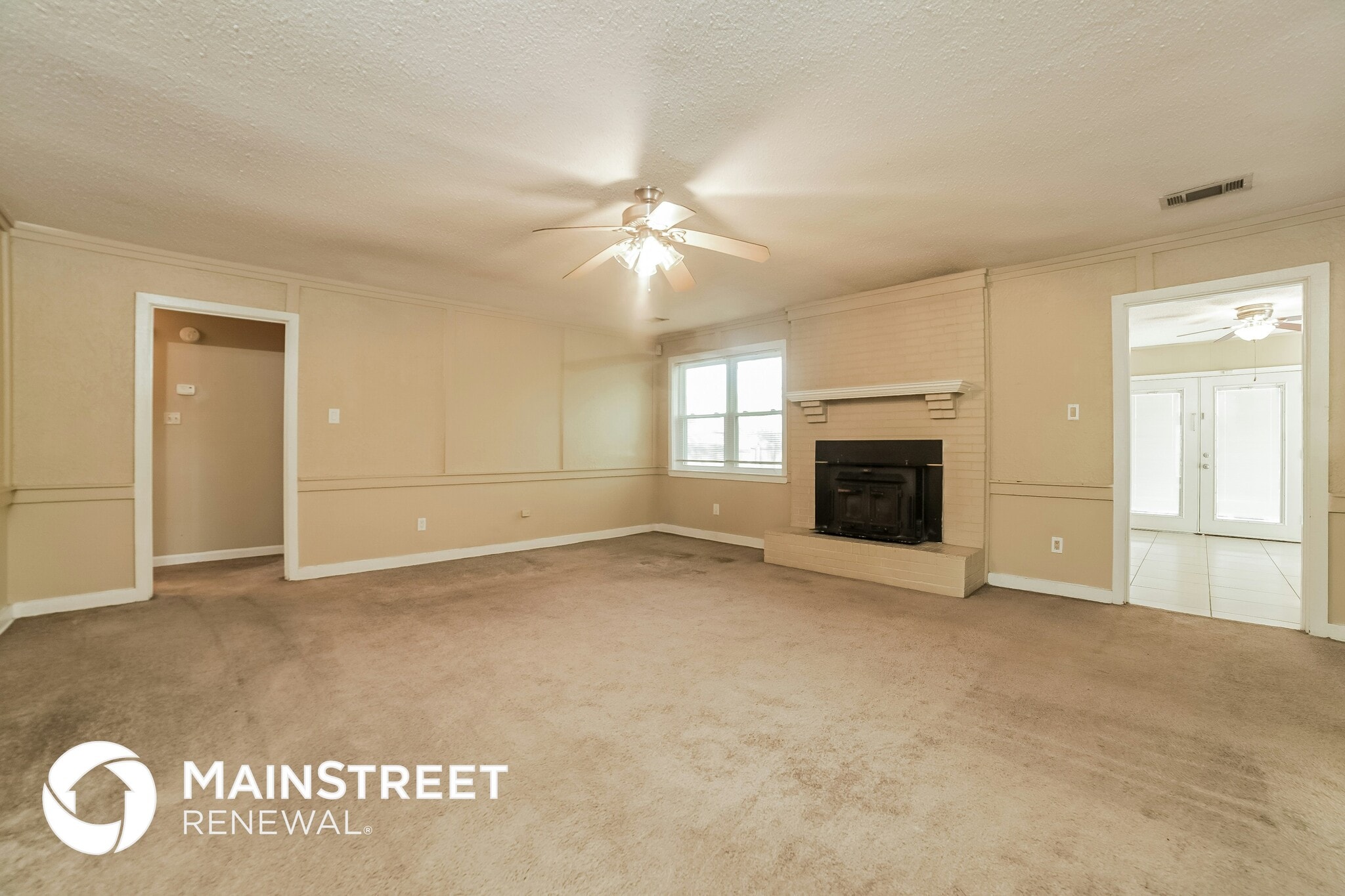 Building Photo - 6685 Blackthorn Dr