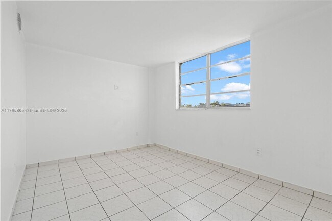 Building Photo - 14170 SW 84th St