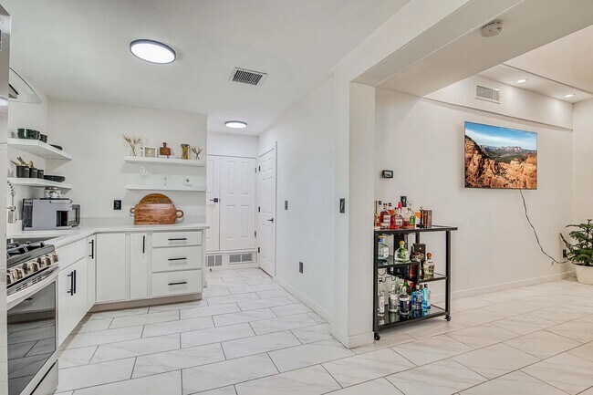 Building Photo - 5249 Jose Cardenas Ln