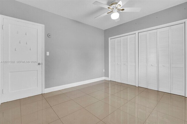Building Photo - 437 Swan Ave