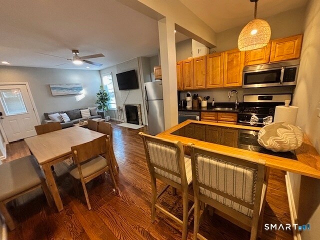 Building Photo - 56 Townsend Ave