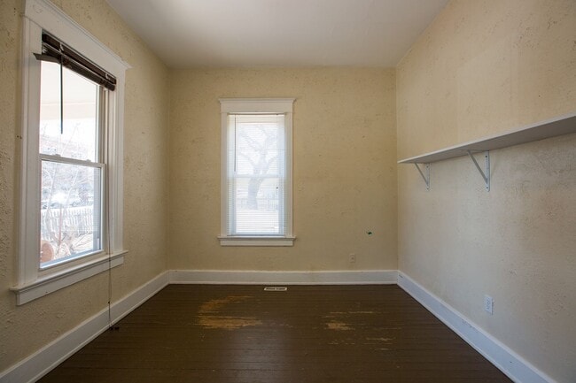 Building Photo - Charming Old Town Bungalow!