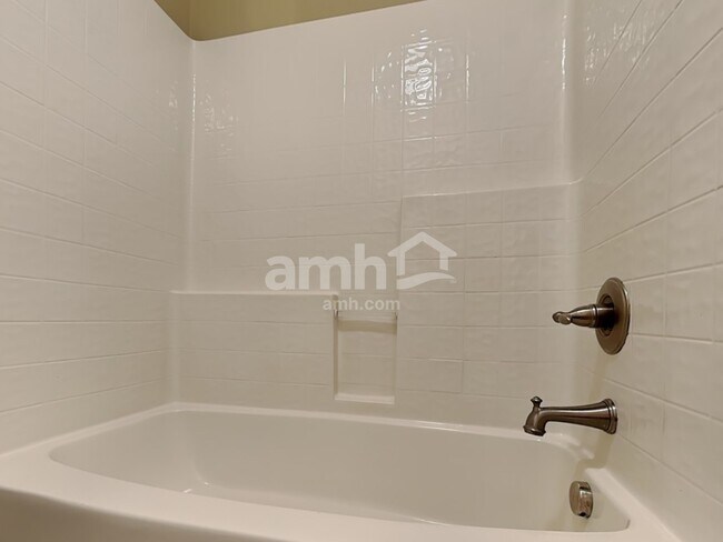 Building Photo - 6859 Coopers Hawk Trl