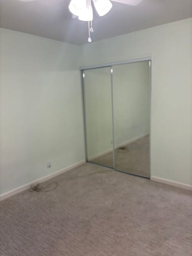 Building Photo - 5420 Roundtree Ct