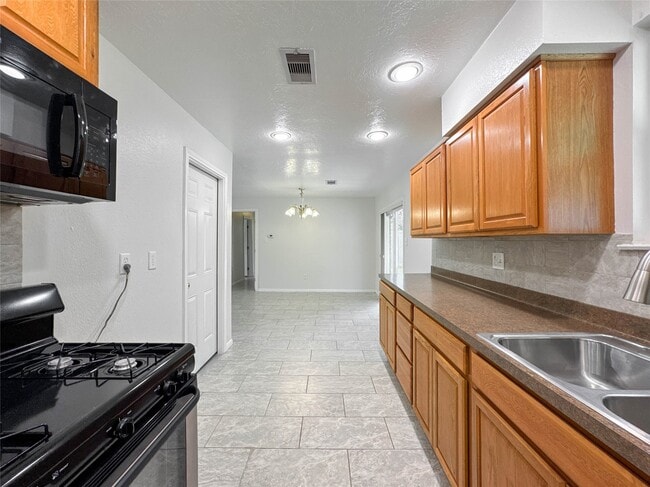 Building Photo - 506 Avondale Ln