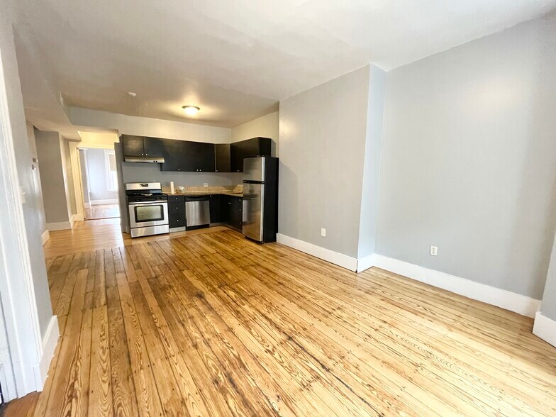 Building Photo - 76 Saint Stephen St