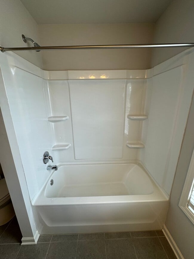 Building Photo - Modern 3/2.5 Townhome in Woodstock- $2,350