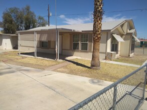 Building Photo - Double Wide on a Double Lot w/detached Gar...