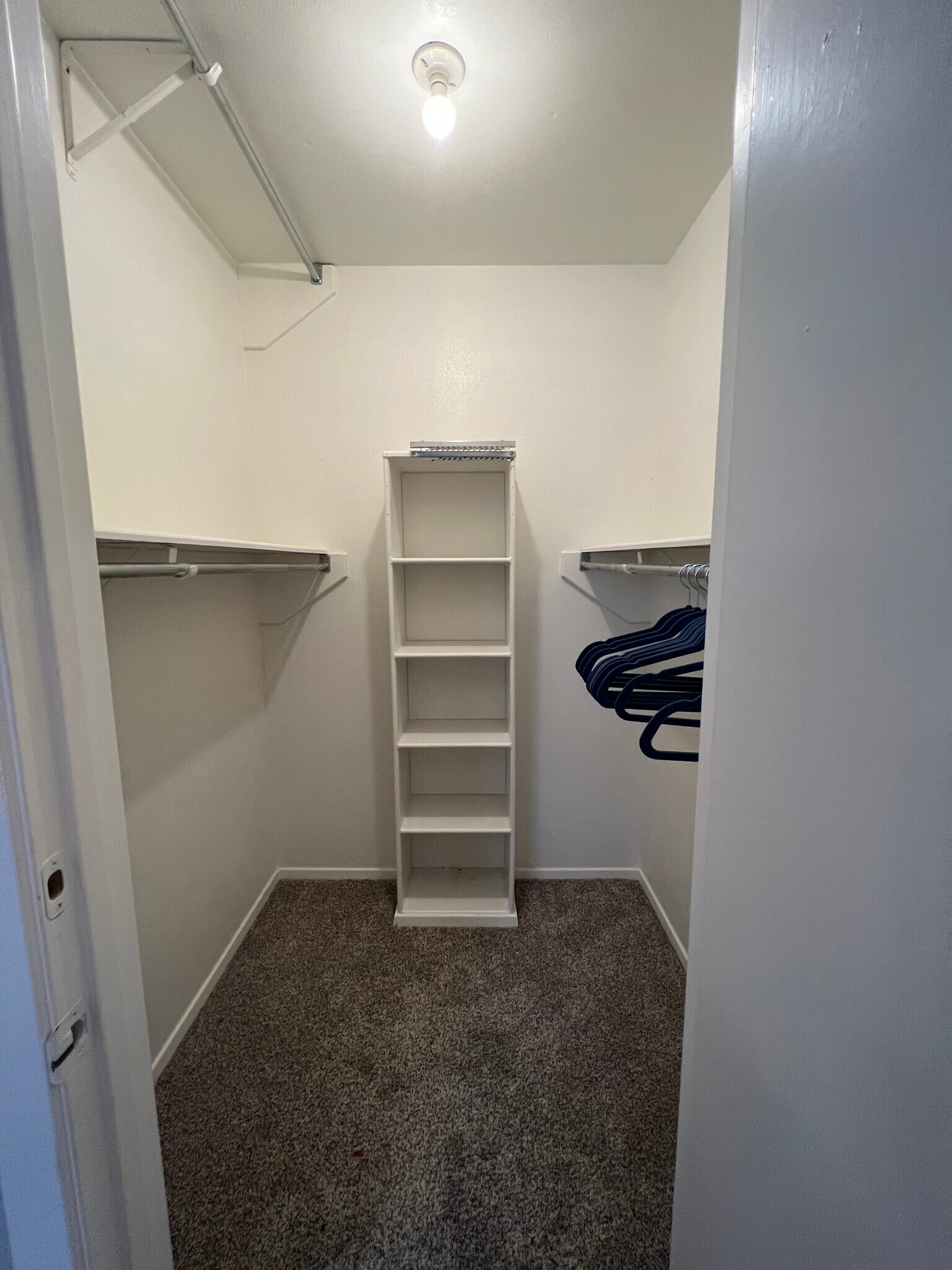 Walk-in closet - 3920 Sanguinet St