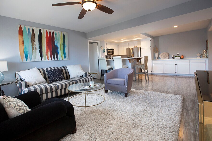 Building Photo - 12290 Corte Sabio