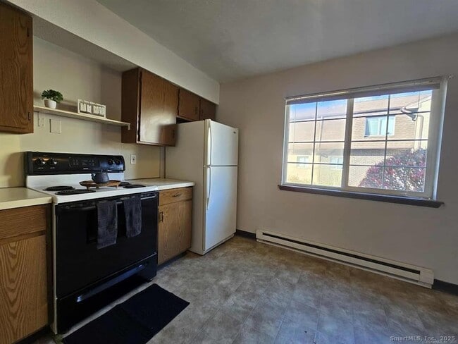 Building Photo - 921 Hamilton Ave