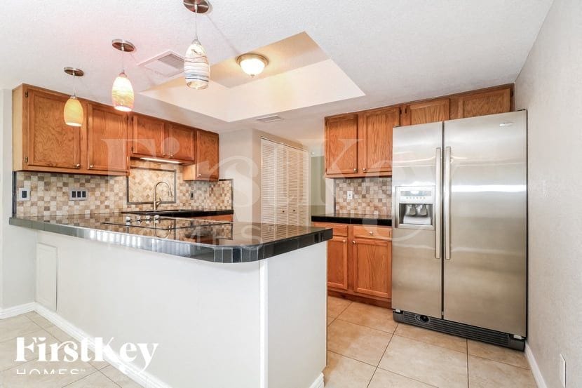 Building Photo - 6836 S Terrace Rd