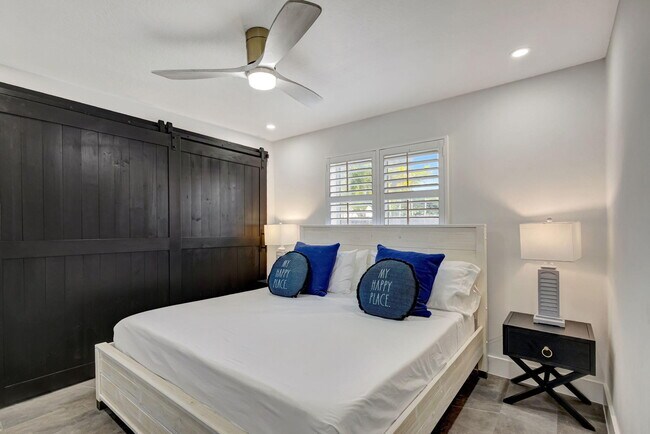 Building Photo - 1261 Singer Dr
