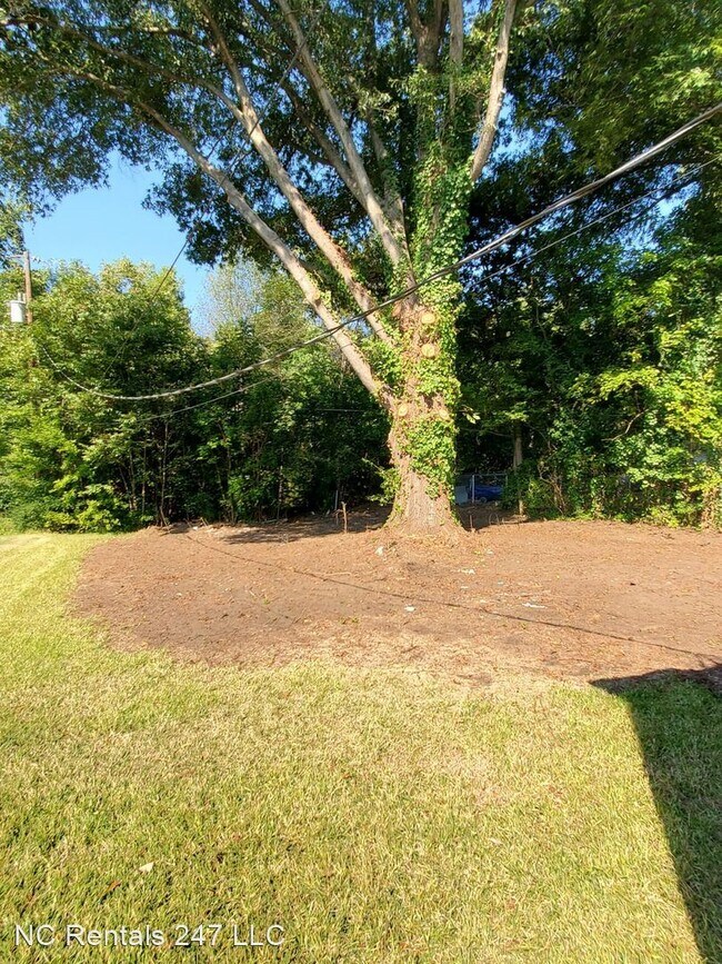 Building Photo - 2 br, 1 bath House - 2313 Maple St