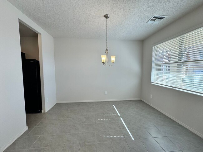 Building Photo - 771 Prairie Sage Ct SW