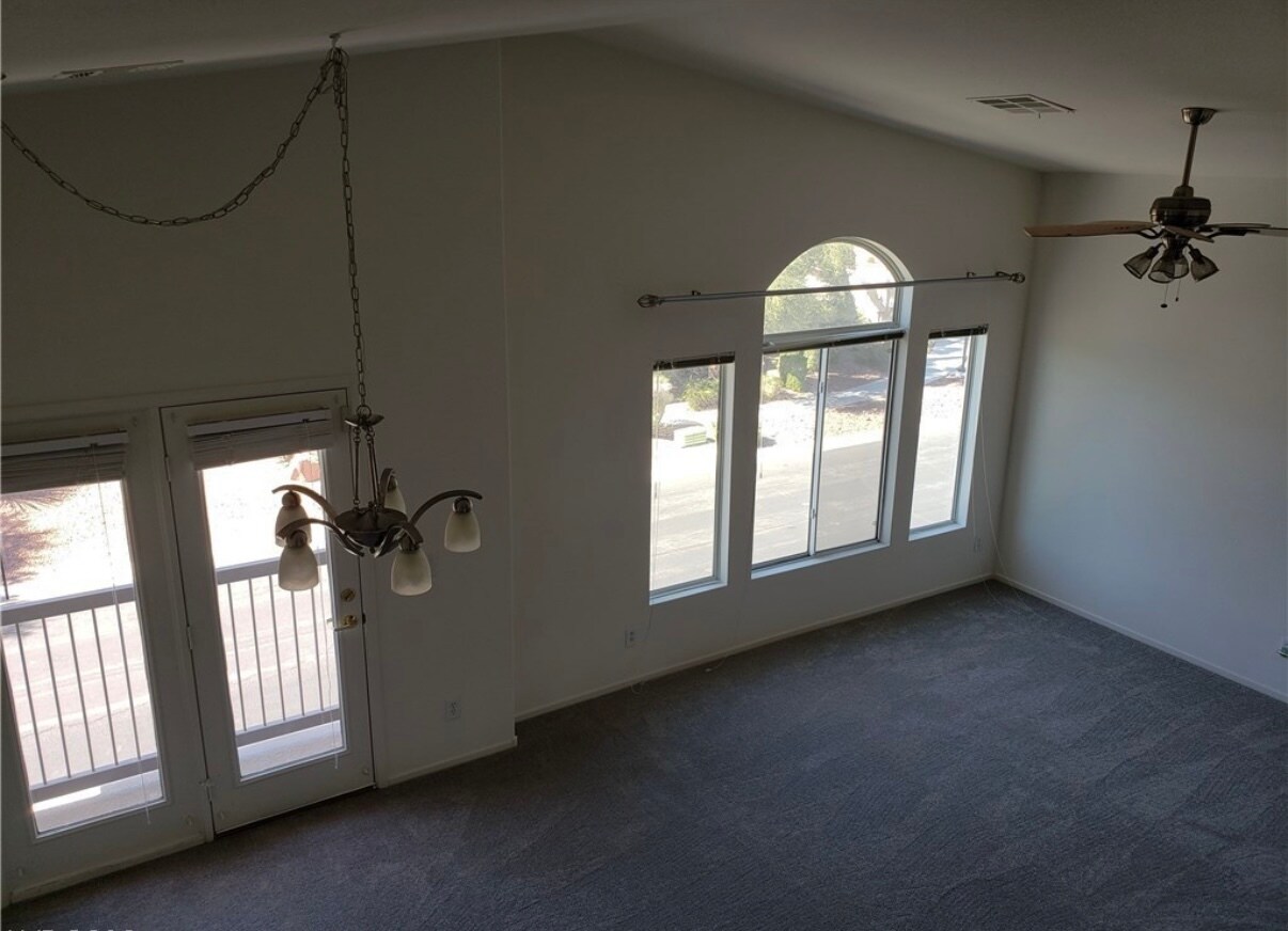 Building Photo - 3504 Glorious Iris Pl