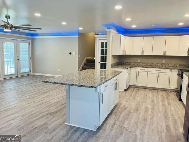 Building Photo - 147 N Lake Dr