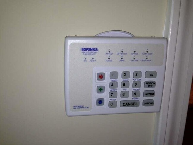 Building Photo - 331 Village Dr