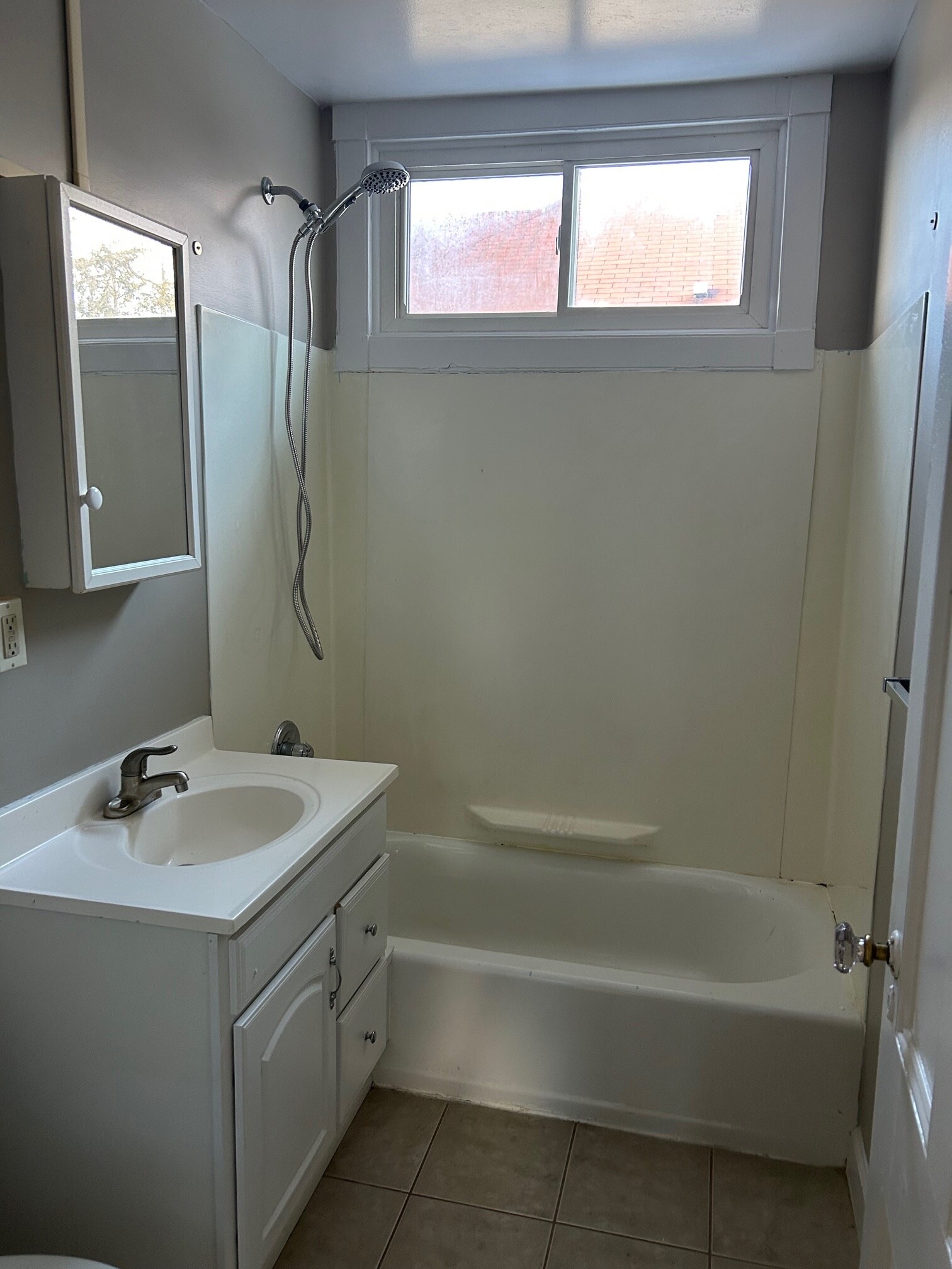 Building Photo - 2 Hanscom Ave