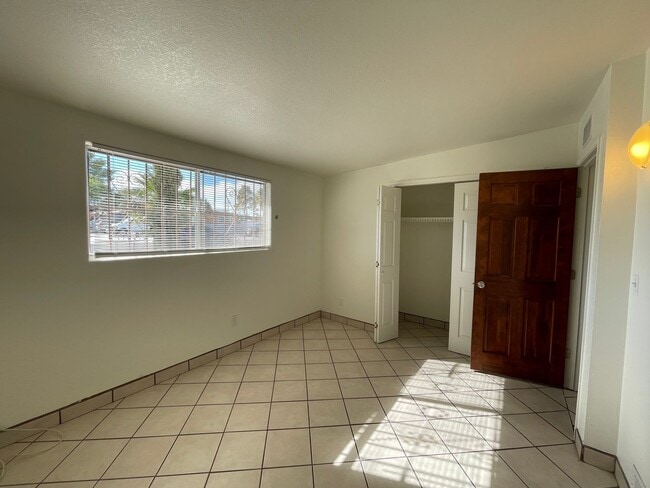 Building Photo - 2621 S Lands End Rd