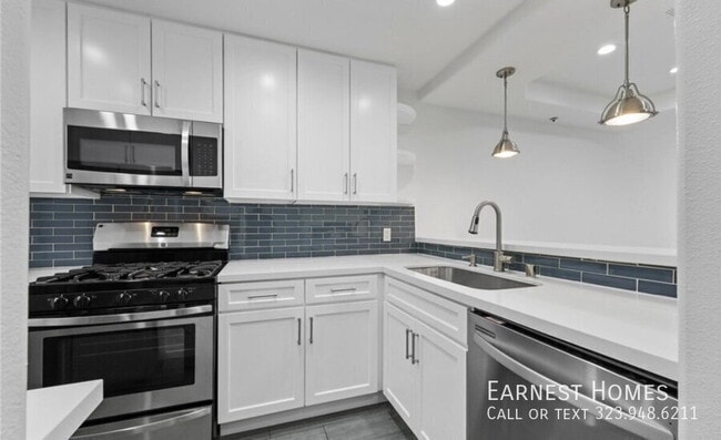 Building Photo - 4310 Whitsett Ave