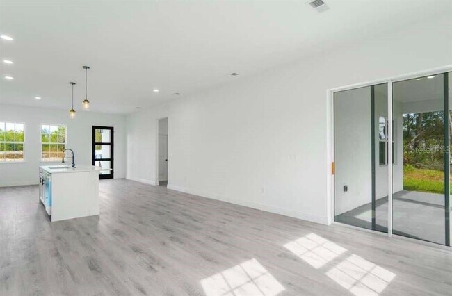 Building Photo - 15683 SW 49th Avenue Rd