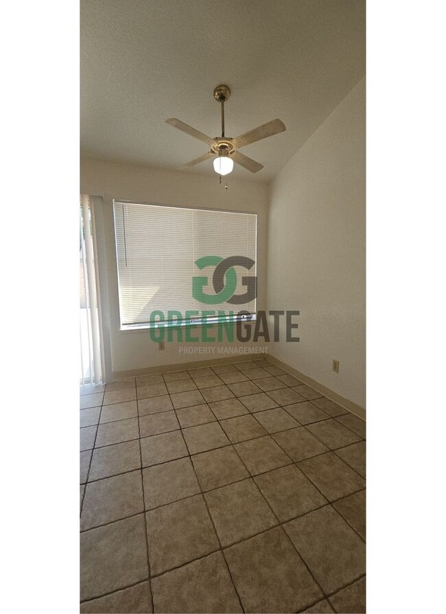 Building Photo - 3 BEDROOM 2 BATH HOME MOVE IN READY IN North MODESTO!