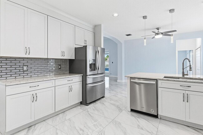 Building Photo - 12403 Cascades Pointe Dr