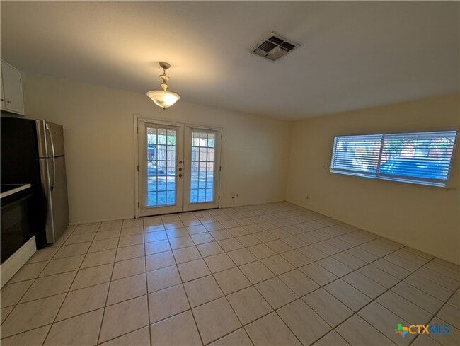 Building Photo - 164 S Union Ave