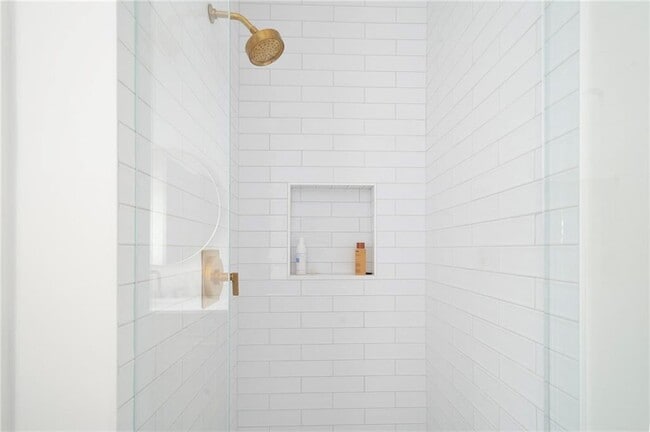 Building Photo - 69 Connection St