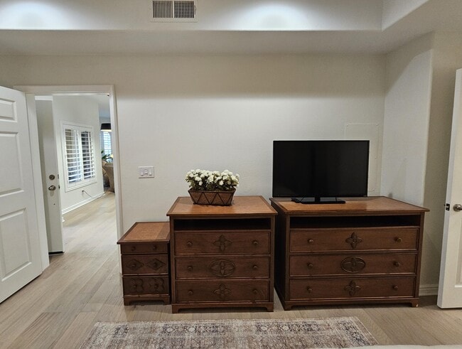 Building Photo - 45245 Seeley Dr